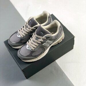 New Balance 2002R casual fashion sneakers